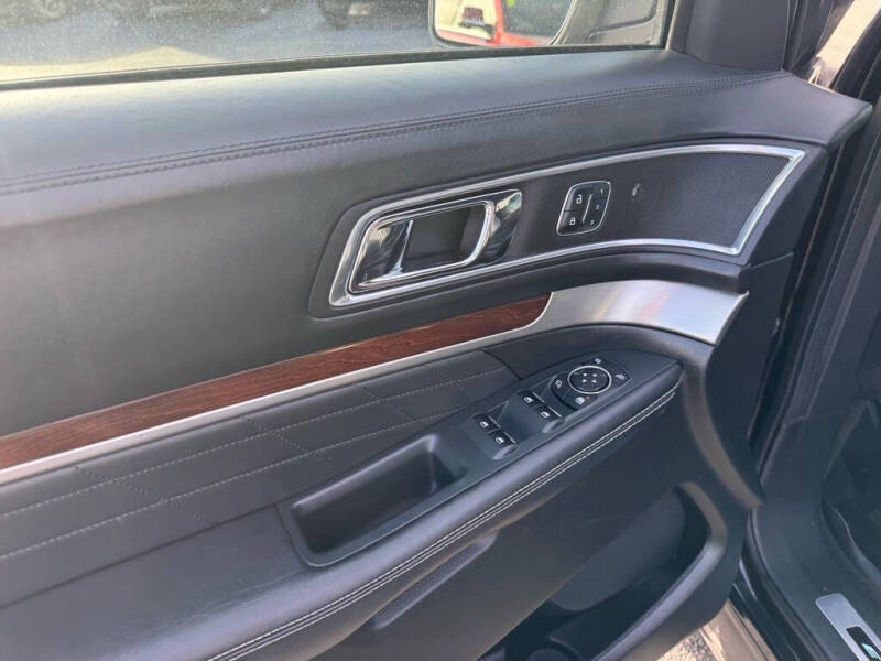 2017 Ford Explorer Platinum