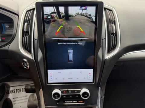 2023 Ford Edge Titanium