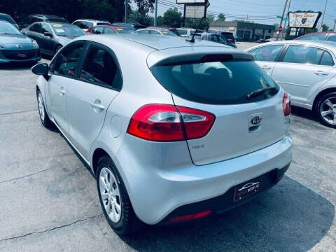 2015 Kia Rio 5-Door LX