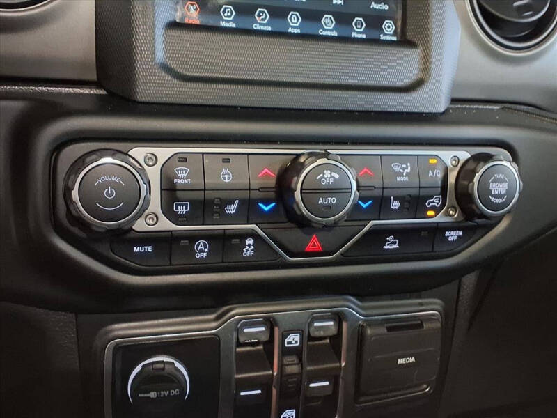 2022 Jeep Gladiator Willys