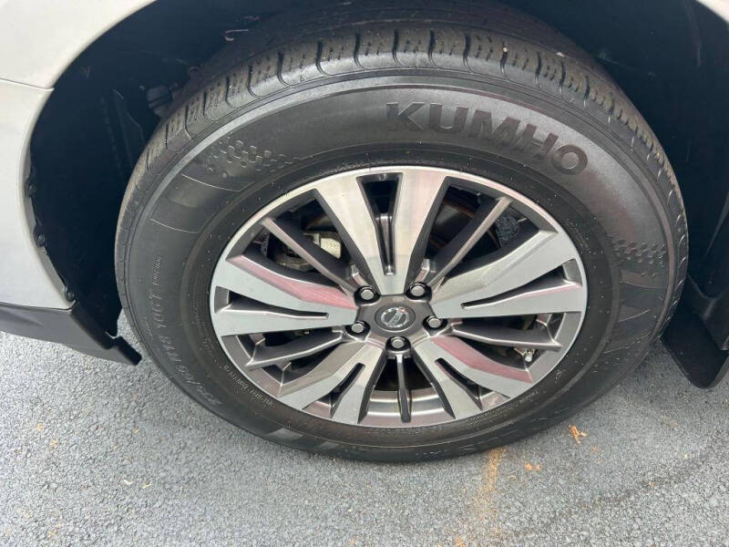 2018 Nissan Pathfinder SL