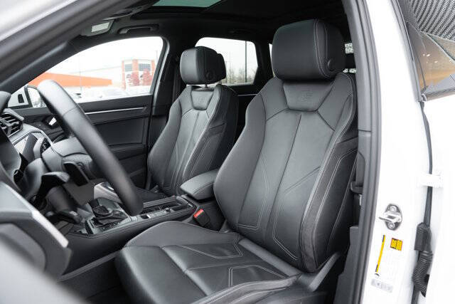 2022 Audi Q3 quattro S line Prem Plus 45 TFSI