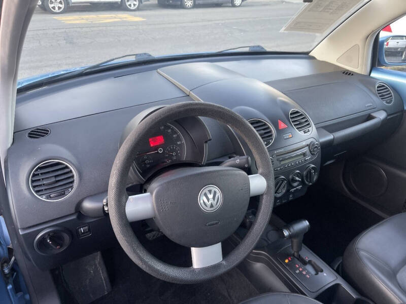 2010 Volkswagen New Beetle Base PZEV