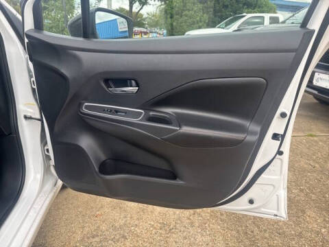 2020 Nissan Versa SR