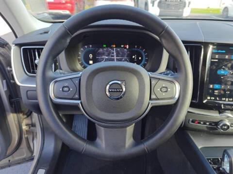 2025 Volvo XC60 B5 Core Dark Theme