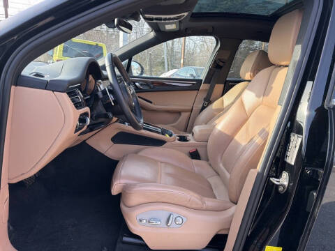 2023 Porsche Macan T