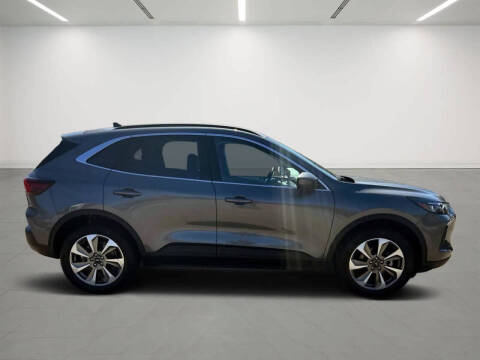 2025 Ford Escape Platinum