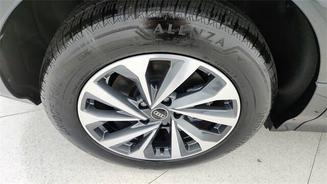 2025 Audi Q6 e-tron quattro Premium Plus