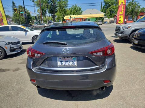 2015 Mazda MAZDA3 i Sport