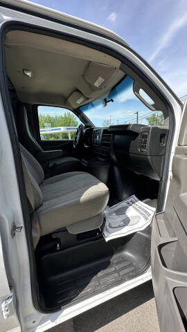 2017 GMC Savana 2500