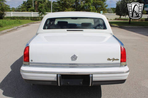 1993 Chrysler New Yorker Fifth Avenue