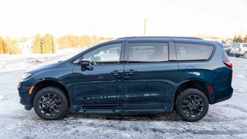 2022 Chrysler Pacifica Touring