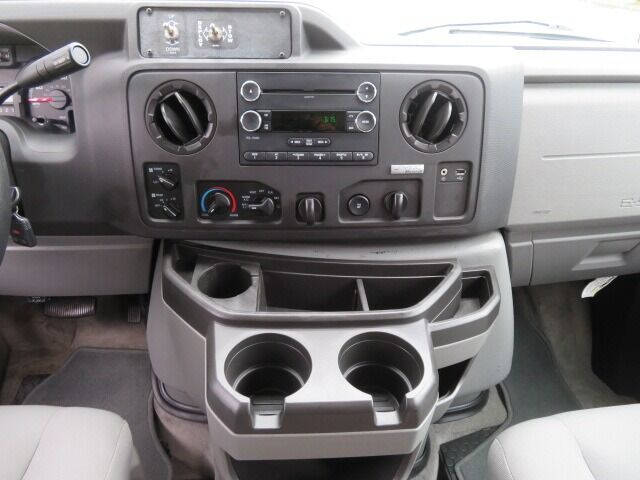 2014 Ford E-Series E-150 XLT