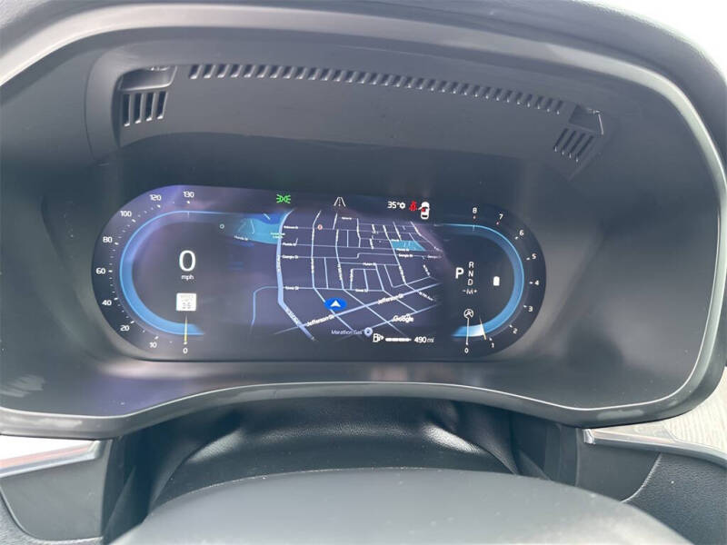 2025 Volvo XC60 B5 Plus Dark Theme