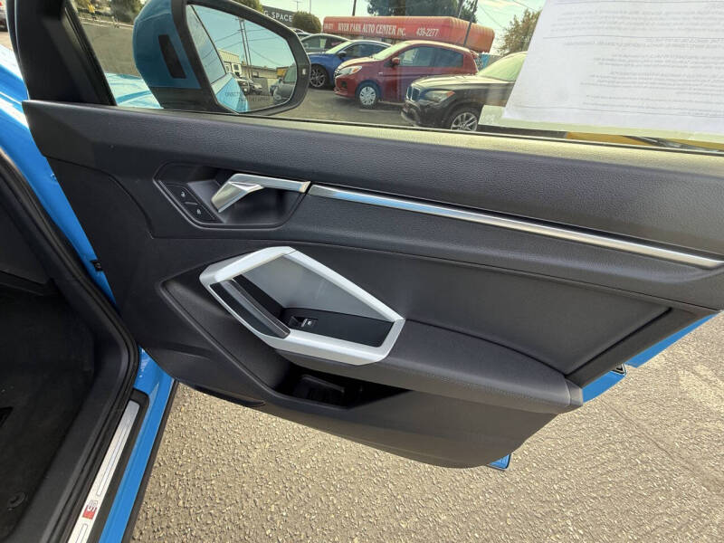 2022 Audi Q3 quattro S line Premium 45 TFSI