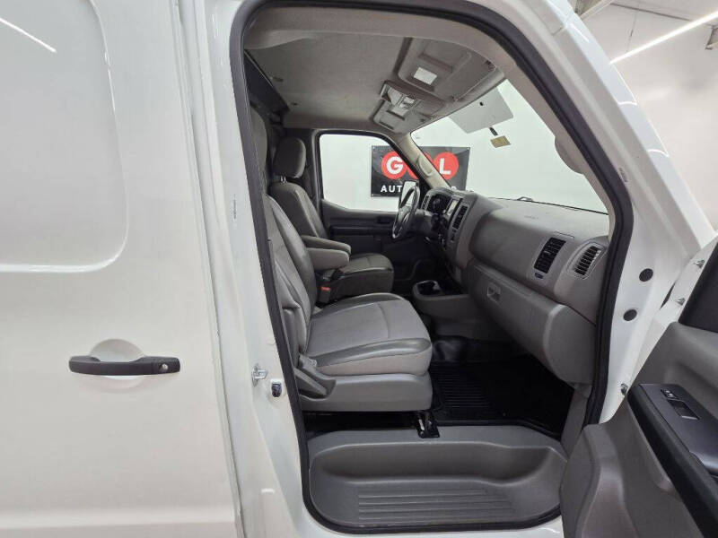 2021 Nissan NV 2500 HD S