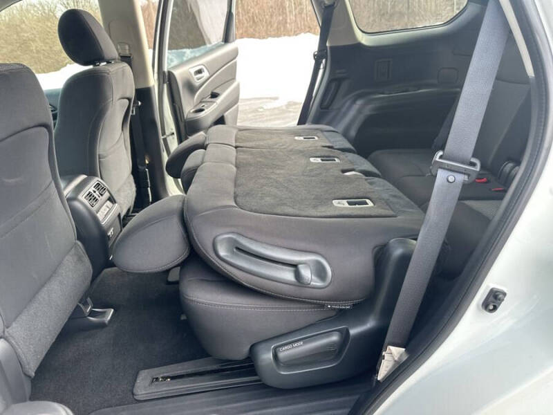 2020 Nissan Pathfinder S