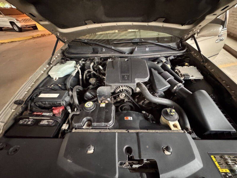 2005 Lincoln Town Car Signature Limited