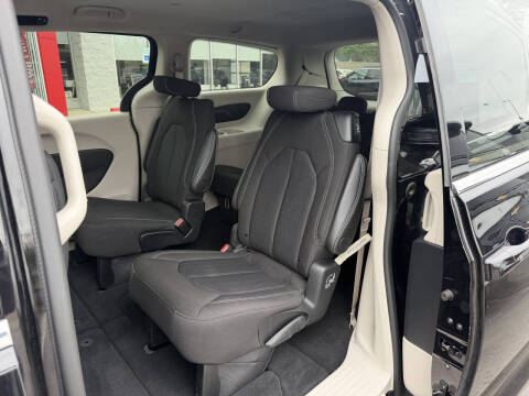 2024 Chrysler Voyager LX