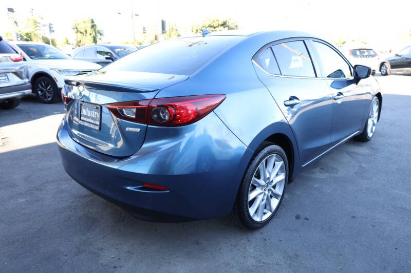 2017 Mazda MAZDA3 Touring