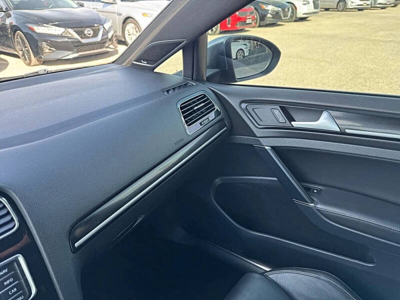 2017 Volkswagen Golf R 4Motion