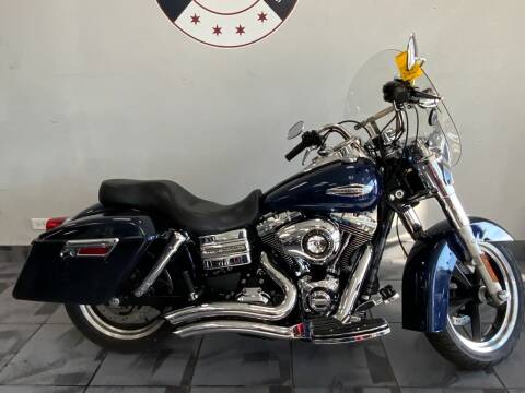2013 Harley-Davidson FLD SWITCH BACK for sale at CHICAGO CYCLES & MOTORSPORTS INC. in Stone Park IL