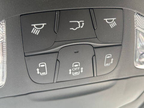 2025 Chrysler Voyager LX