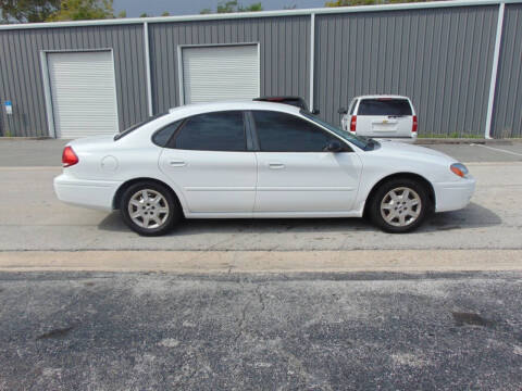 2006 Ford Taurus SE