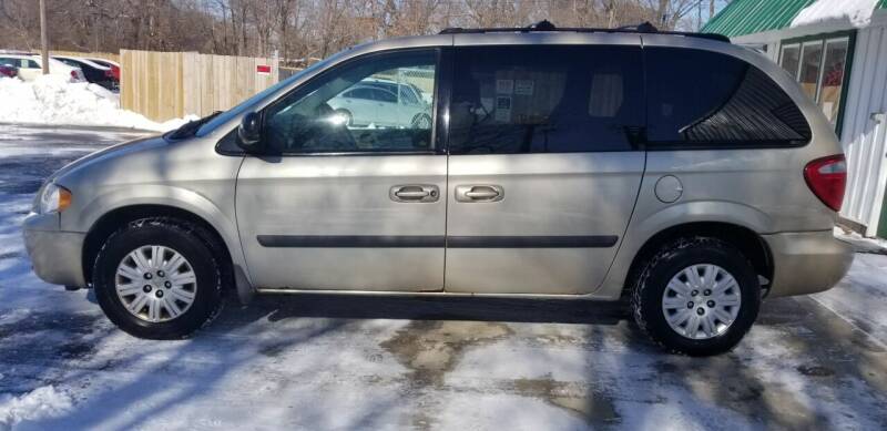 2006 Chrysler Town and Country for sale at Midtown Motors in Beach Park IL