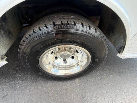 2002 Ford E-Series E-450 SD