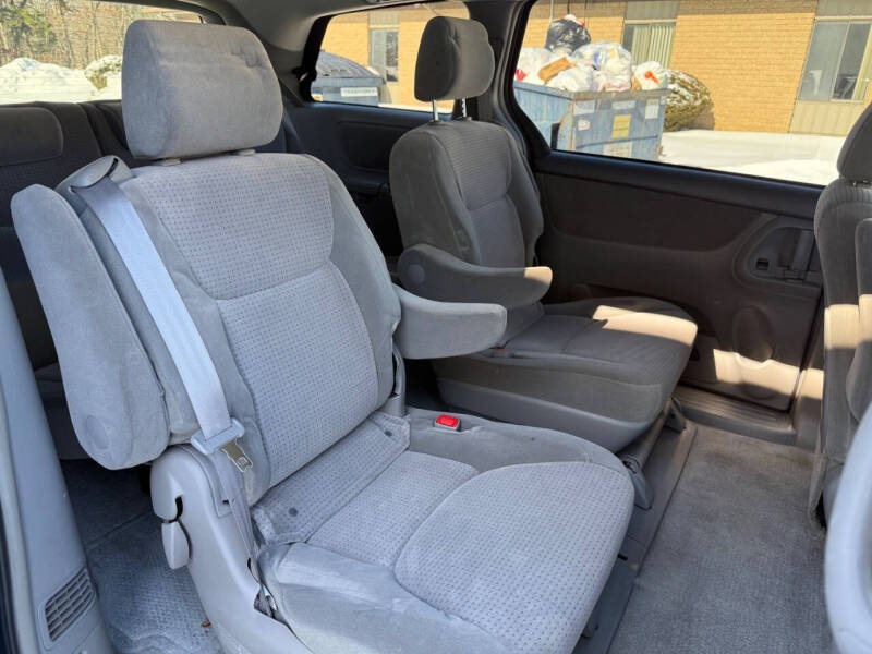 2006 Toyota Sienna LE 7 Passenger