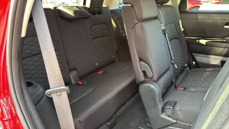 2022 Nissan Pathfinder SV