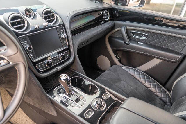2020 Bentley Bentayga 17