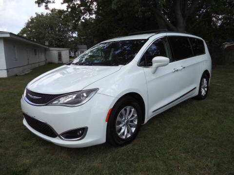 2017 Chrysler Pacifica Touring-L
