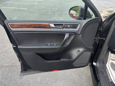 2014 Volkswagen Touareg V6 Lux