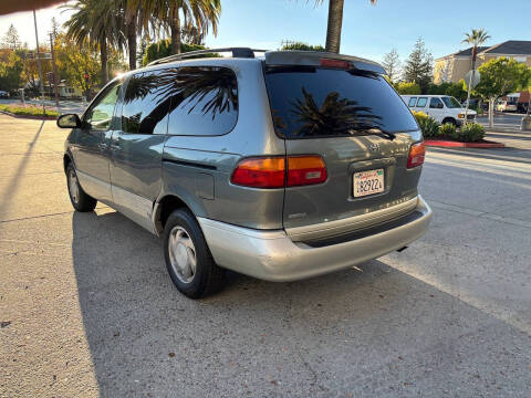 1998 Toyota Sienna XLE