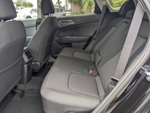 2024 Kia Sportage Hybrid LX