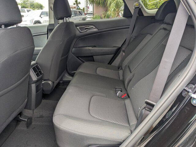 2024 Kia Sportage Hybrid LX