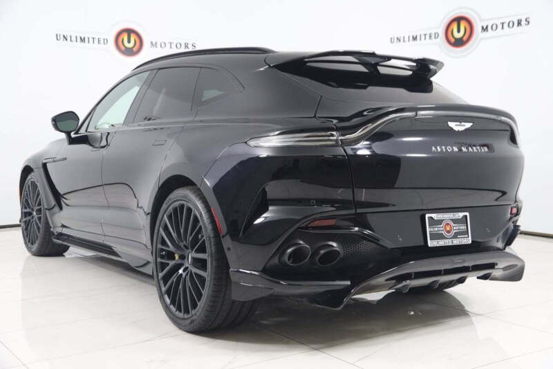 2023 Aston Martin DBX 707