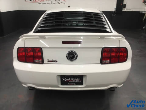 2005 Ford Mustang GT Deluxe