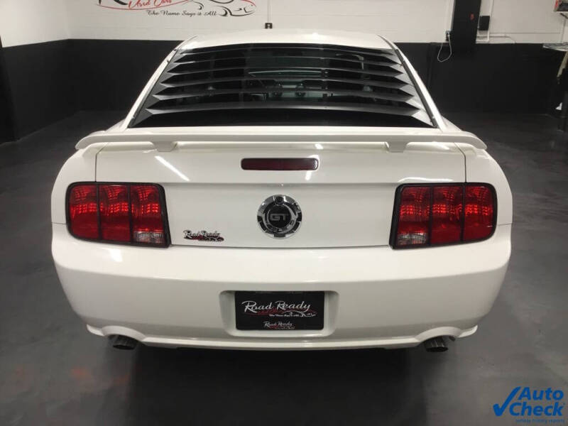 2005 Ford Mustang GT Deluxe
