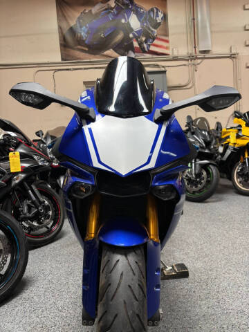 2017 Yamaha YZF-R1