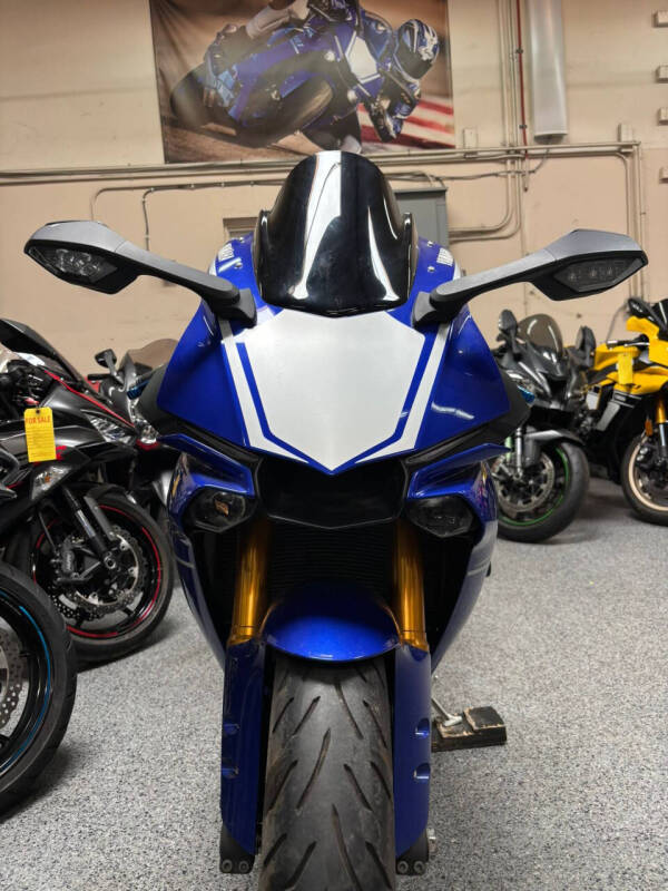 2017 Yamaha YZF-R1