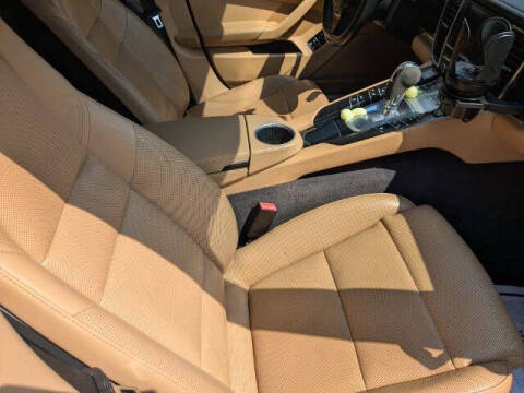 2015 Porsche Panamera 4