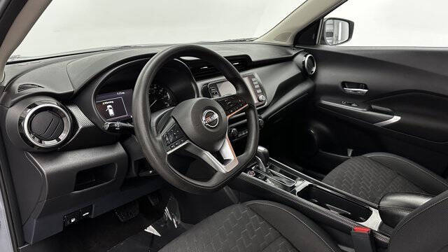 2022 Nissan Kicks SV