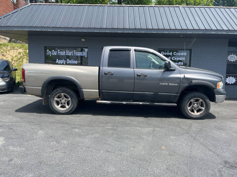 2004 Dodge Ram 1500 for sale at Auto Credit Connection LLC in Uniontown PA