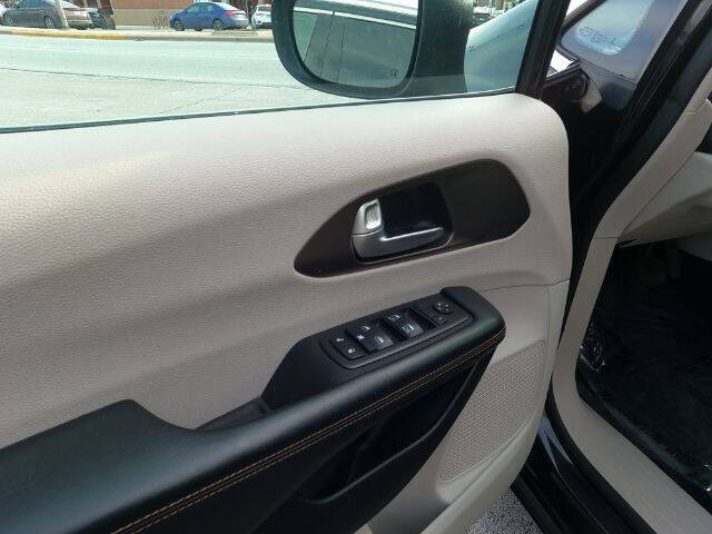 2017 Chrysler Pacifica LX