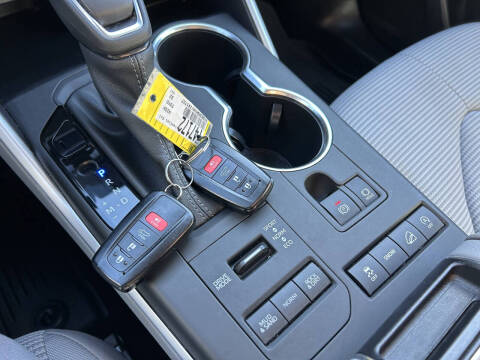 2022 Toyota Highlander LE