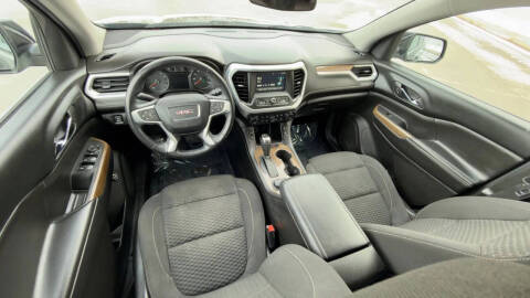 2017 GMC Acadia SLE-2