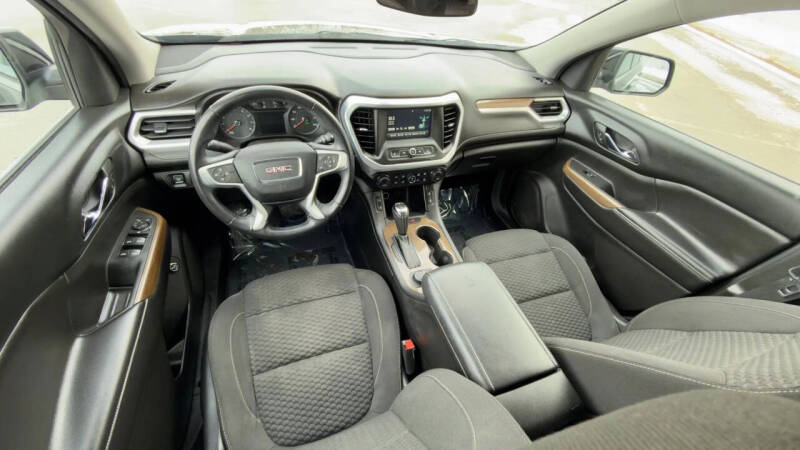 2017 GMC Acadia SLE-2